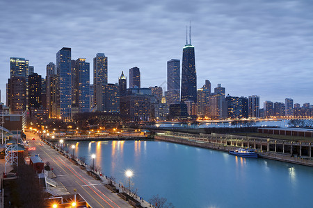 芝加哥市中心黄图片