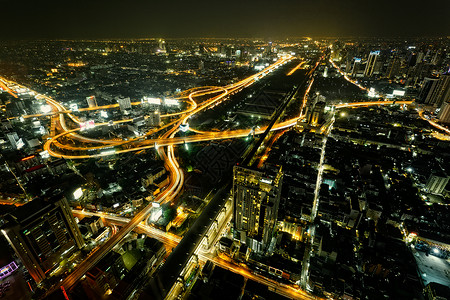 泰国首都泰国曼谷黄昏时的交通流量图片