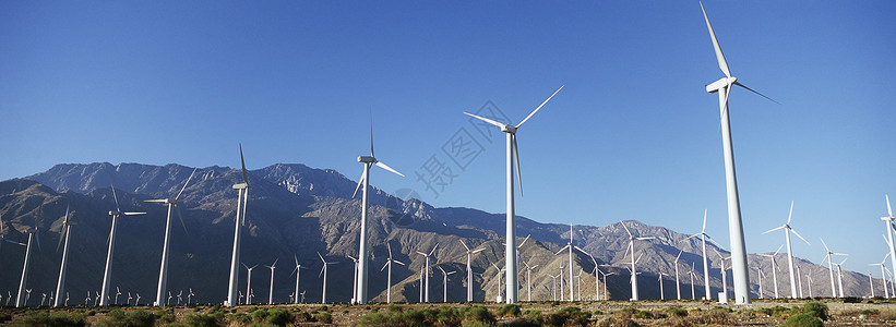 沙漠中的风力涡轮机谷图片