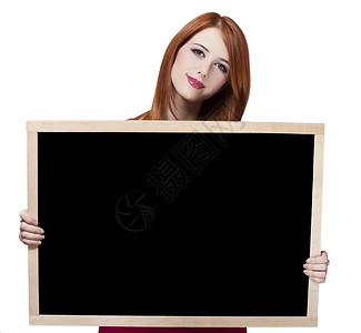 有黑板的红发学生背景图片