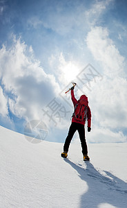 山徒沿着雪坡上山后视线西阿尔卑图片