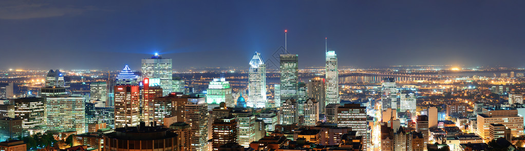 蒙特利尔在黄昏全景城市摩天大图片