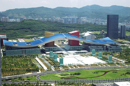 广东省市中心与市民中心和公园的背景图片