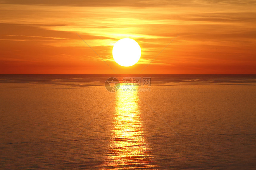 海上美丽日落美景图片