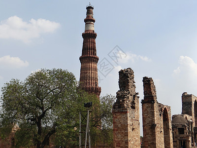 德里的QutubMinar是世界遗产尖塔建于1192年尖塔高度图片