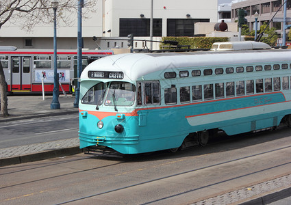 2013年三月二日旧金山著名的电车图片