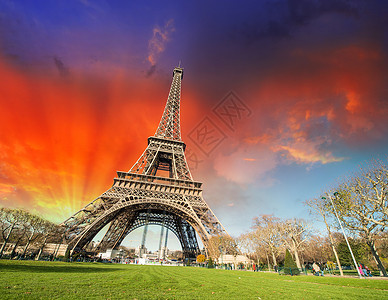 法国巴黎游览埃菲尔的景色之美还有花园图片