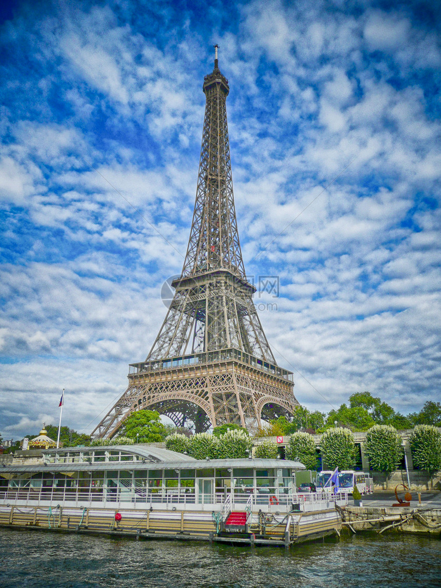 Eiffel铁塔对着法国巴图片