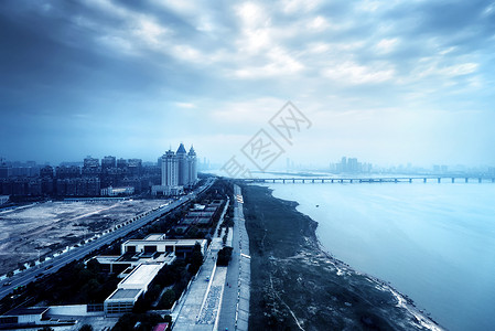 现代城市位于长江中路图片