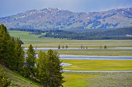 美国怀俄明州风景秀丽的黄石公园黄石谷美国图片