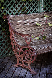 复古风格的花园椅图片