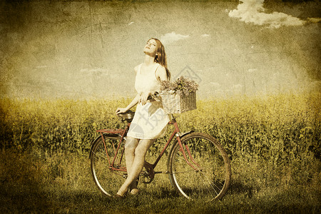 农村骑自行车的女孩照片以老图片