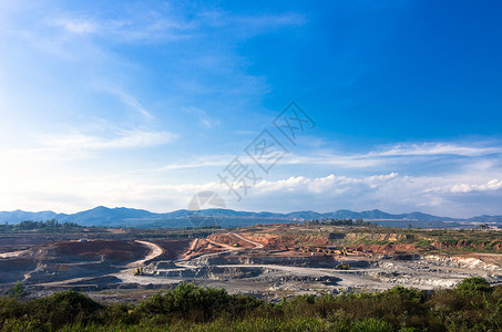 梅莫的煤矿地貌景观高清图片