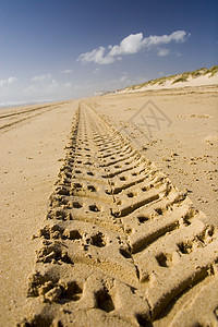 在沙子的道路径轨道图片