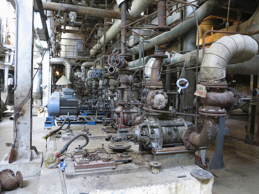 发电厂维修期间驱动工业水泵的电动机图片