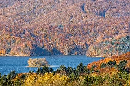 秋天Bieszczady山图片