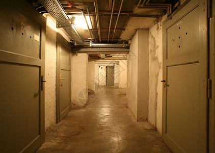 地窖走廊图片