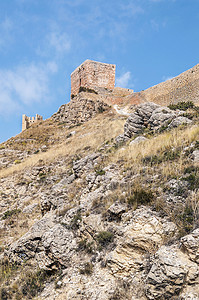 西班牙泰罗尔省阿尔巴拉钦中世纪城堡的景象图片