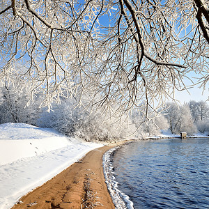 冬季河岸图片