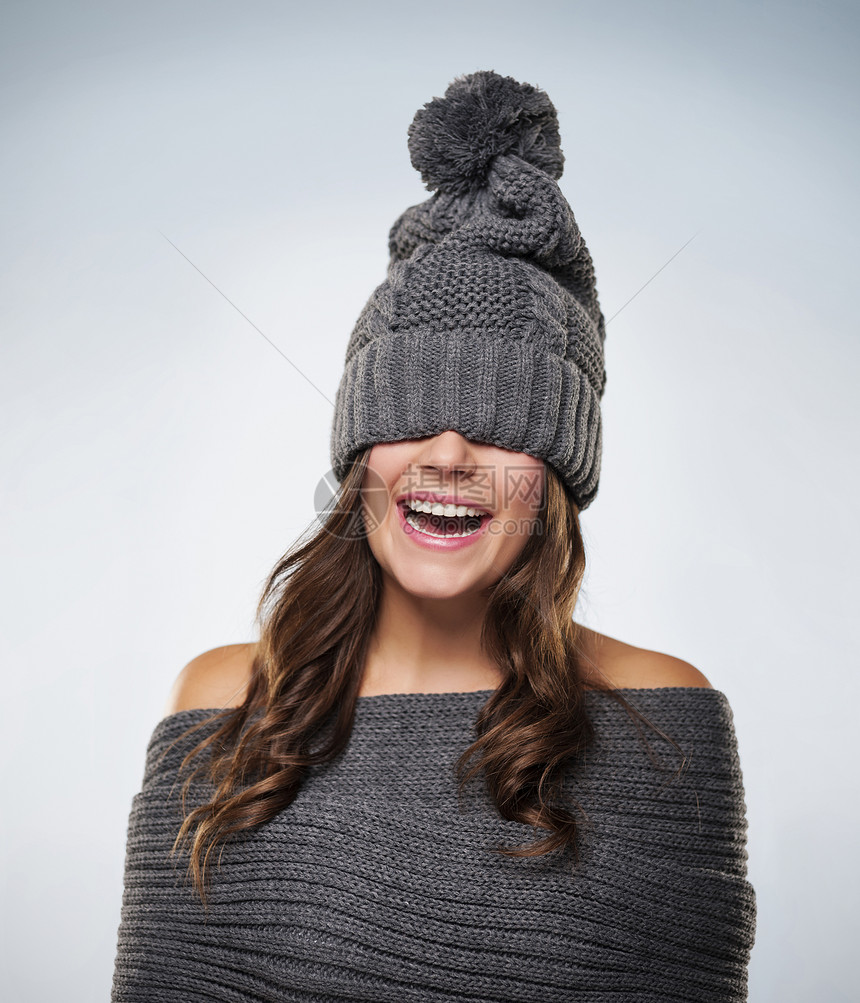 年轻女人穿羊毛图片