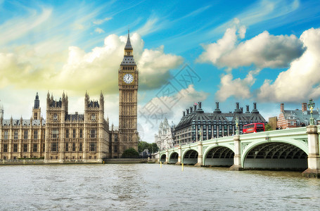 伦敦威斯敏特桥和泰晤士河议会大图片