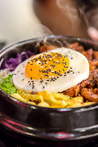 石锅拌饭韩式食物米饭肉煎蛋图片