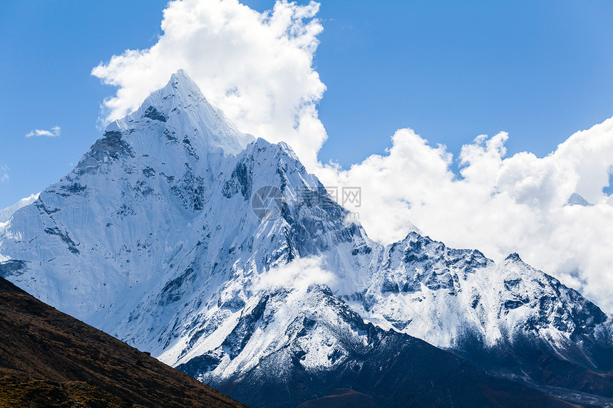 尼泊尔喜马拉雅山的Ama图片