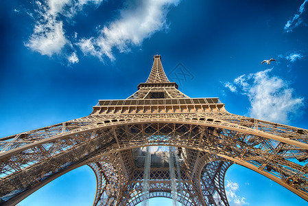 巴黎冬季埃菲尔铁塔图片