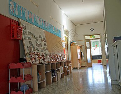 长走廊在私营幼儿园的图片
