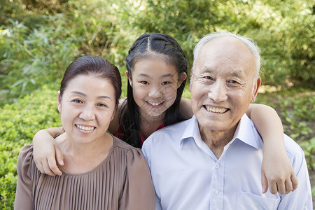 与Granddau女同图片