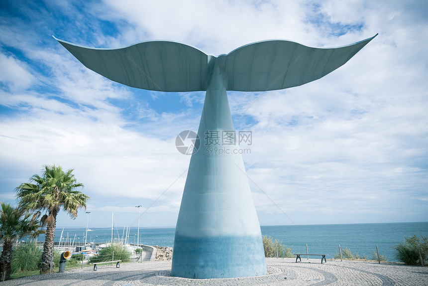 葡萄牙奥埃拉斯的雕塑鲸尾图片