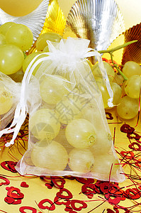 带有西班牙十二颗幸运葡萄的香囊是西班高清图片