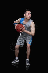 篮球运动员黑色背景图片