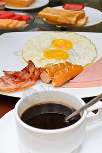 美国早餐咖啡煎蛋香肠图片