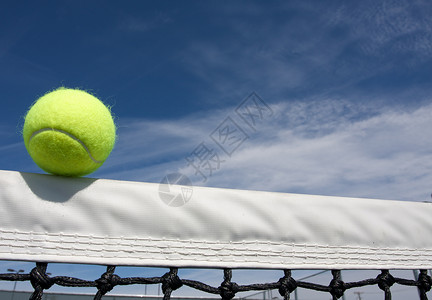 网球场上的网球有复制空间图片
