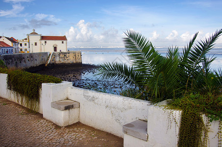 葡萄牙Alcochete村海岸线的景象图葡萄牙阿图片