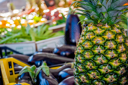 果类市场有菠萝豆和黄图片