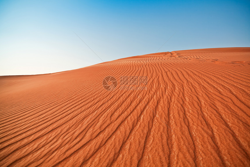沙漠与蓝天图片
