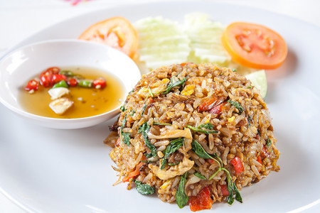 泰国辣食品虾炒米饭图片