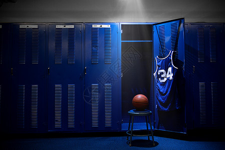 篮球衣号码篮球更衣室在球和储物背景