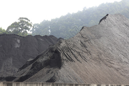 煤矿里的煤山图片