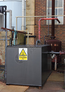 锅炉房外的水处理排污容器图片