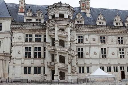皇家布卢瓦城堡弗朗西斯一世翼楼的螺旋楼梯图片