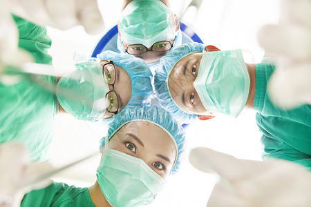 基罗法诺团队外科医生在手术室工作背景
