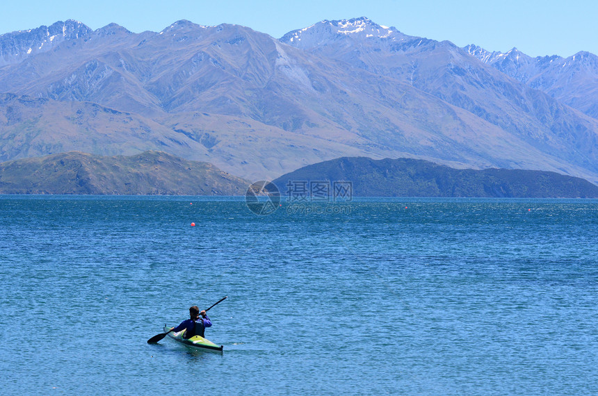在新西兰南部岛屿奥塔戈地区的Wanaka湖图片