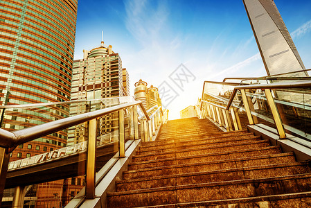 上海街道的楼梯和自动扶梯摩天大楼图片