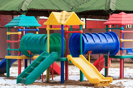 冬季塑料户外儿童游乐场图片
