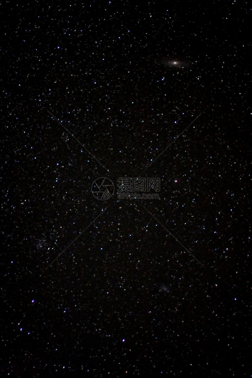 安朵美达M31和M33星座中具有两个星图片