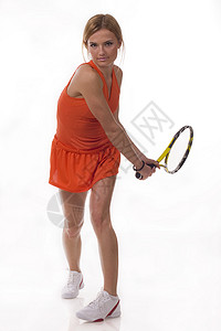 白色背景上的网球运动员背景图片