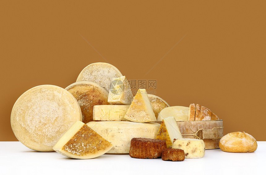 各种奶酪配面包图片